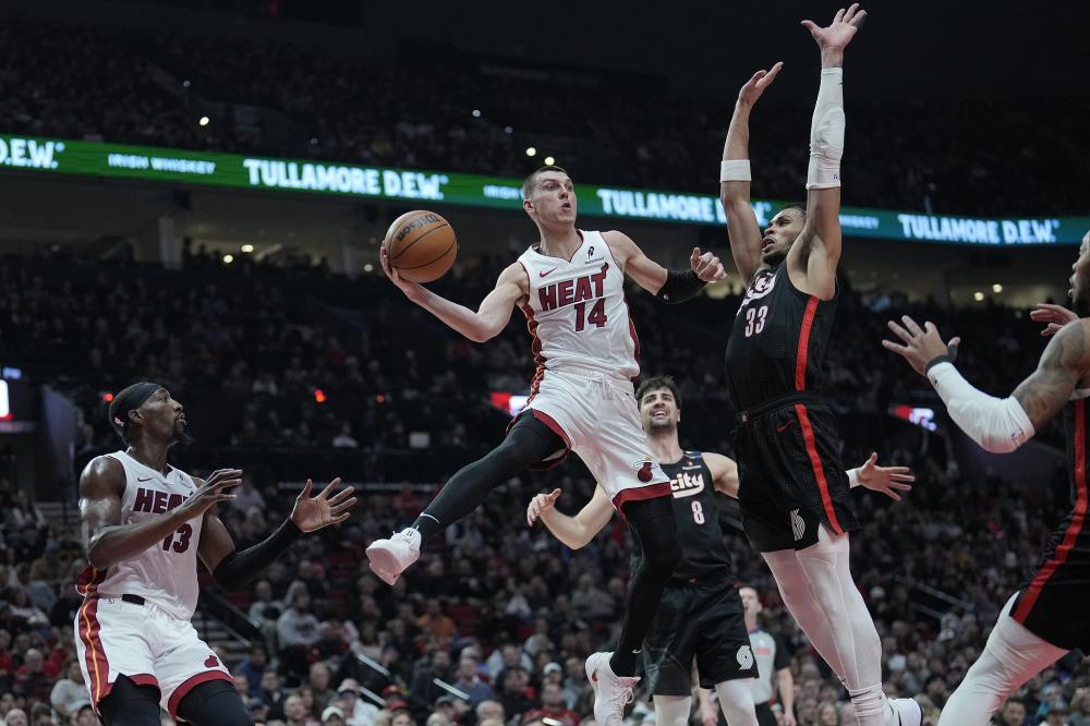 国足该重用？18岁王钰栋成中超射手王！独抗9大外援 获崔康熙盛赞