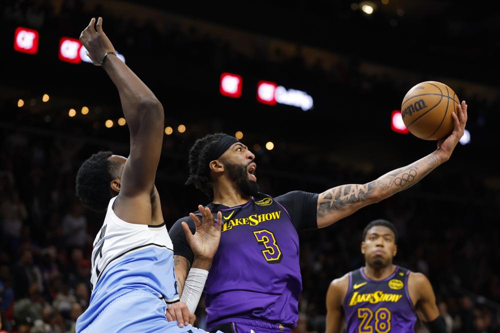 记者：劳塔罗因肌肉超负荷缺席阿根廷队合练，出战乌拉圭存疑.