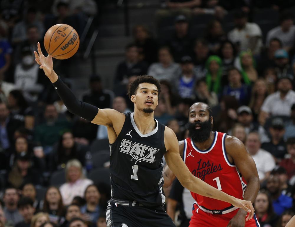 现得更加出 现得更加出