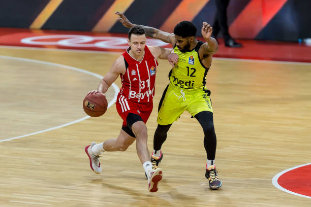 抽中皇马！欧冠亚洲参赛队狂喜，皇马将创客战纪录：飞行11个小时