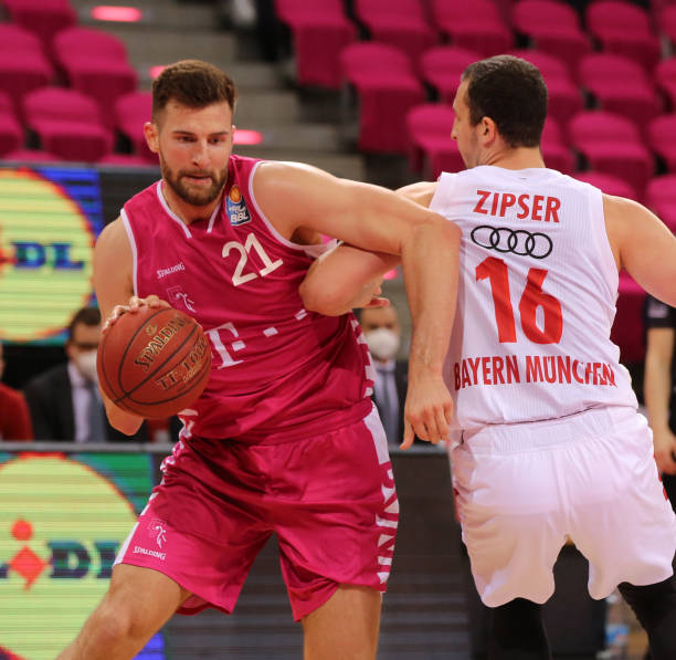 这名年轻球 这名年轻球